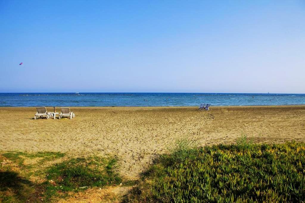 Villa Alba With Beach Access Lárnaca Exterior foto